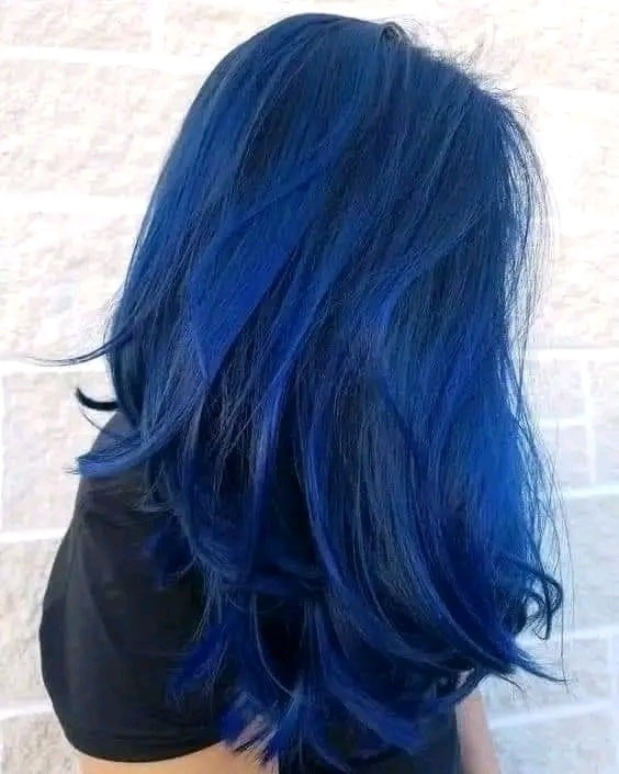 10 idées de couleurs de cheveux en bleue 10