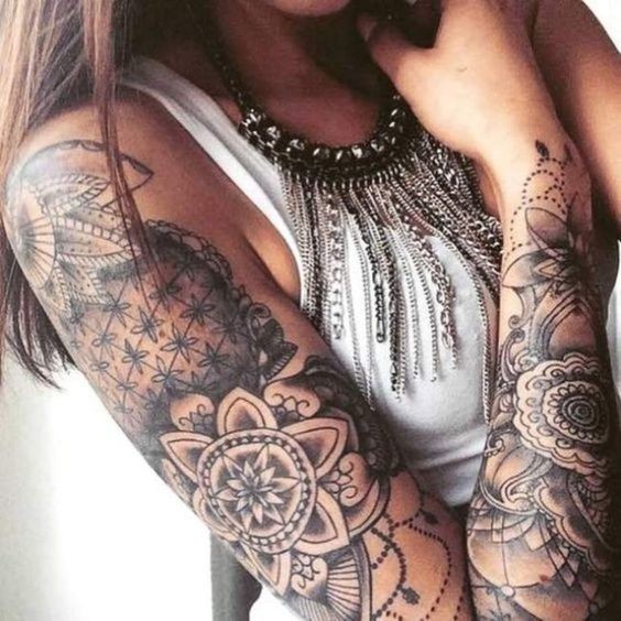 20 belles idées de tatouages manchette femme 10