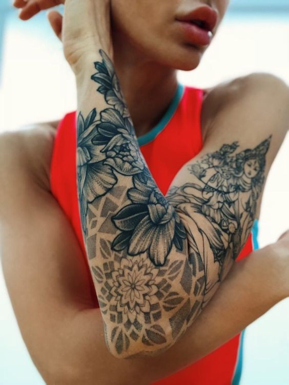 20 belles idées de tatouages manchette femme 11