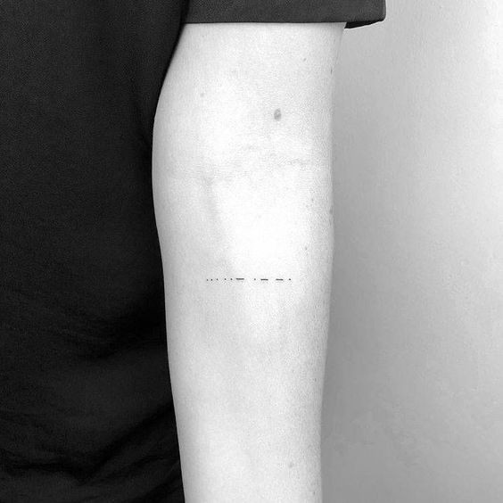 18 idées de tatouages date de naissance 2 18 idées de tatouages date de naissance 2