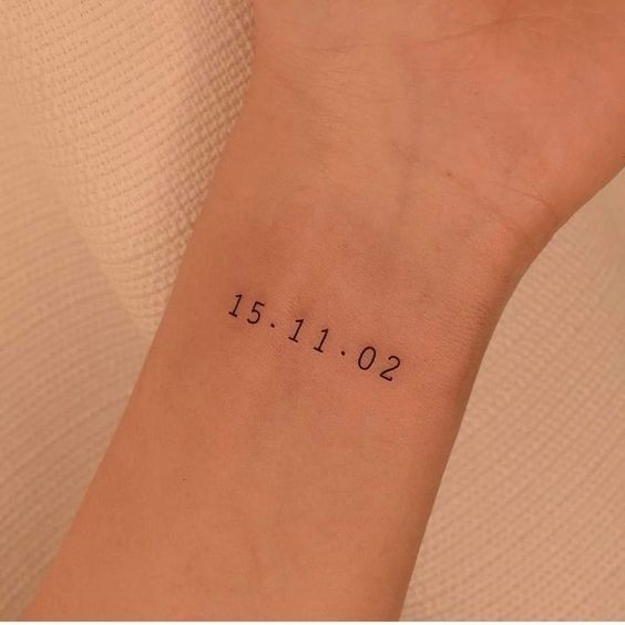 18 idées de tatouages date de naissance 11 18 idées de tatouages date de naissance 11