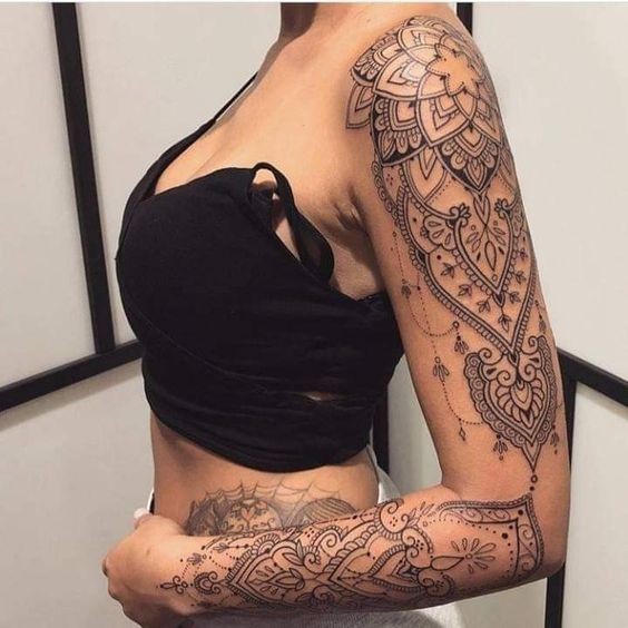 25 tatouages dentelle femme sur le bras 11