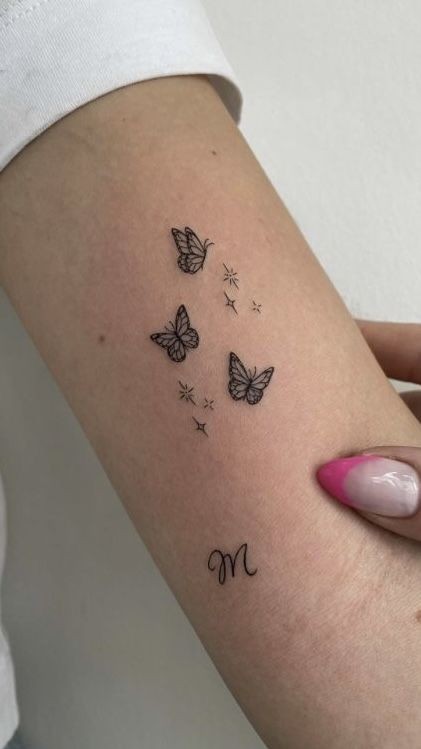 29 top idées de tatouage papillon pour femme 2