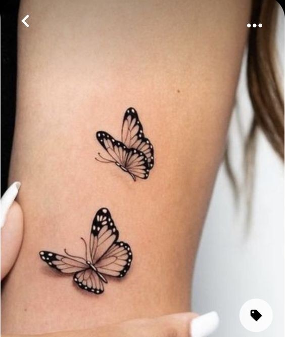 29 top idées de tatouage papillon pour femme 25