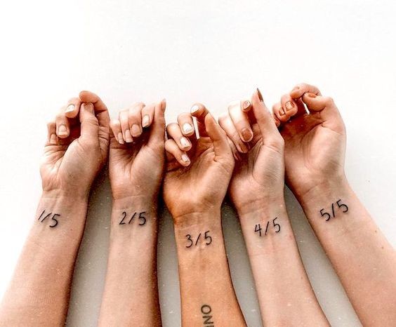 40 meilleures idées de tatouage familial pour vous inspirer 27