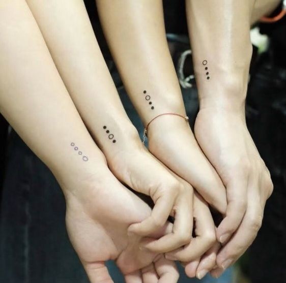 40 meilleures idées de tatouage familial pour vous inspirer 34 40 meilleures idées de tatouage familial pour vous inspirer 34