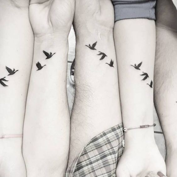 40 meilleures idées de tatouage familial pour vous inspirer 39