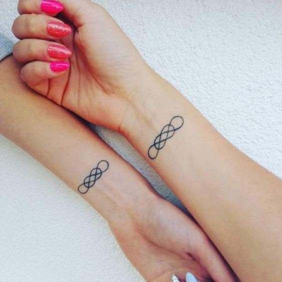 40 meilleures idées de tatouage familial pour vous inspirer 9