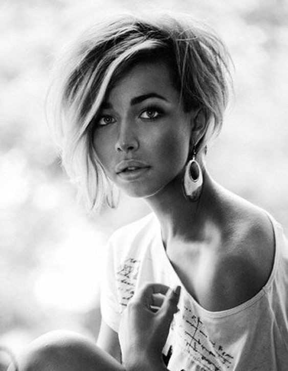 Carré plongeant : 38 modèles pour adopter cette coiffure 8 Carré plongeant : 38 modèles pour adopter cette coiffure 8