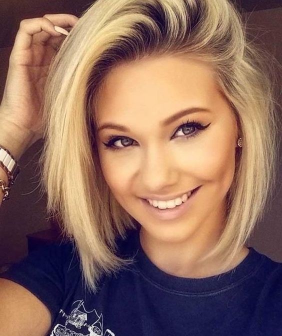 Carré plongeant : 38 modèles pour adopter cette coiffure 26 Carré plongeant : 38 modèles pour adopter cette coiffure 26