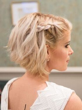 Coupe courte mariage : 31 idées de coiffures de mariées pour cheveux courts 3