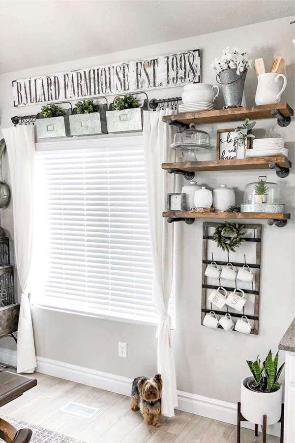 easy farmhouse floating shelf