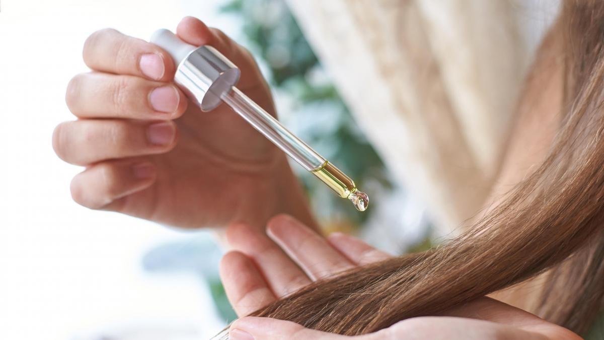 L'huile de Ricin: miracle pour ongles et cheveux 1 L'huile de Ricin: miracle pour ongles et cheveux 1
