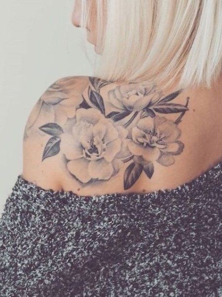 Tatouage Épaule Femme : 39 Idées & Significations 29 Tatouage Épaule Femme : 39 Idées & Significations 29
