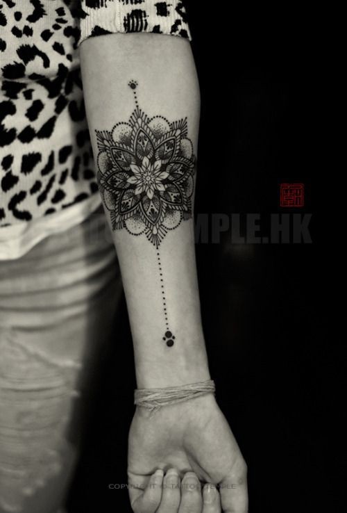 19 belles idées de tatouages mandala pour femme 18
