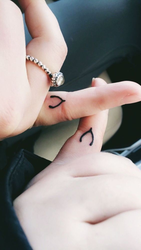 Tatouage sœur minimaliste : Les 31 tatouages ??assortis les plus cool dont vous avez besoin 8