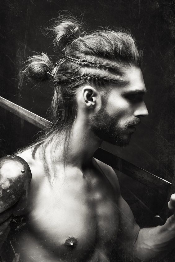 Tresses viking homme : 39 coupes de cheveux inspirées des Vikings en 2023 18