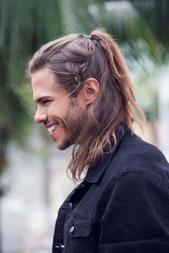 Tresses viking homme : 39 coupes de cheveux inspirées des Vikings en 2023 4