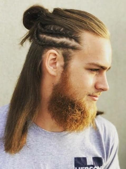 Tresses viking homme : 39 coupes de cheveux inspirées des Vikings en 2023 32