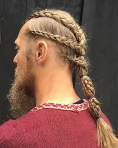 Tresses viking homme : 39 coupes de cheveux inspirées des Vikings en 2023 7