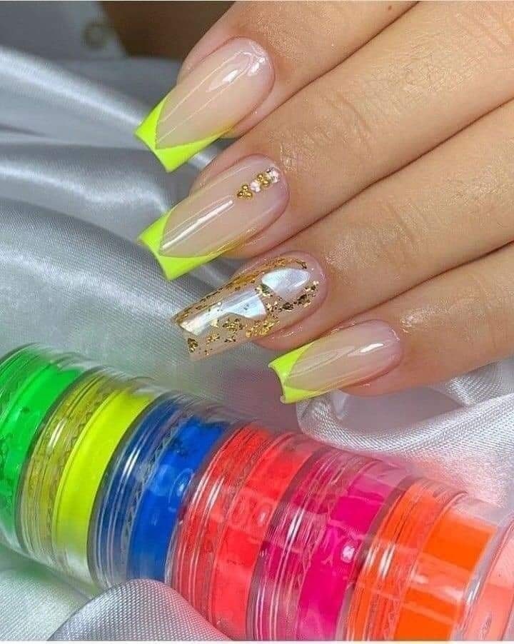 27 idées de nail art pour des ongles colorés 12