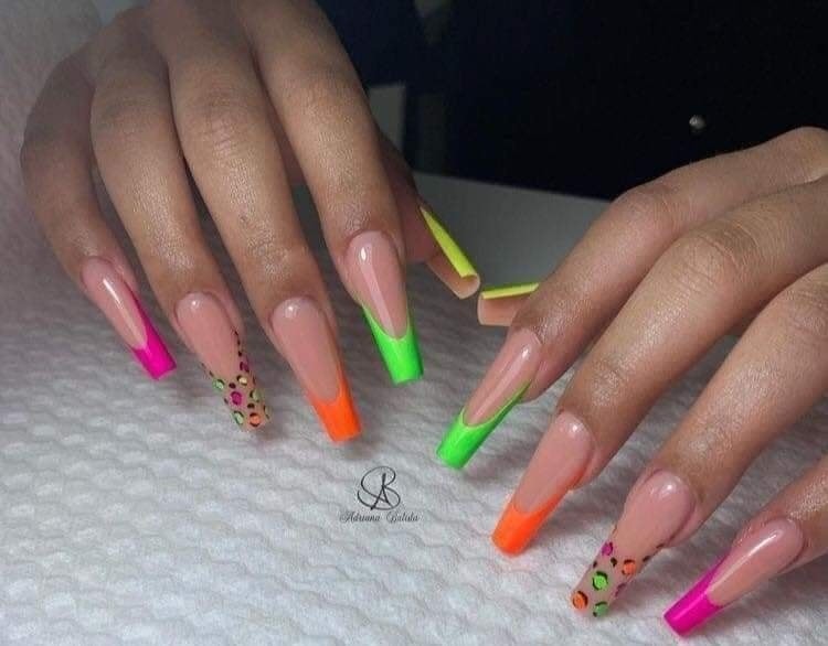 27 idées de nail art pour des ongles colorés 16