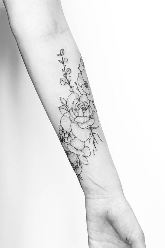 57 idées uniques de tatouage d'avant-bras pour les femmes 1