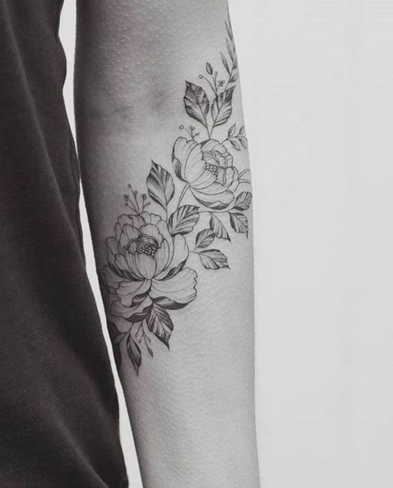 57 idées uniques de tatouage d'avant-bras pour les femmes 4