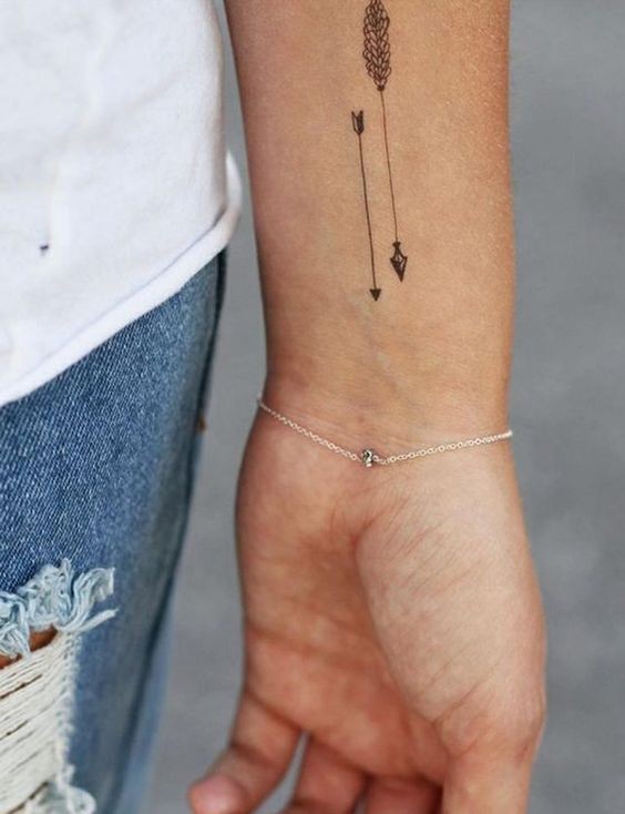 57 idées uniques de tatouage d'avant-bras pour les femmes 17