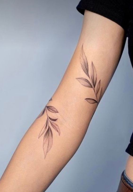57 idées uniques de tatouage d'avant-bras pour les femmes 38