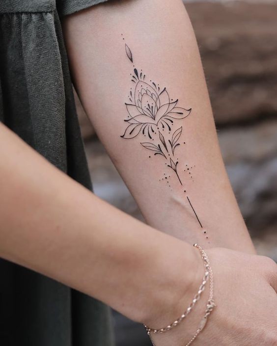 57 idées uniques de tatouage d'avant-bras pour les femmes 22