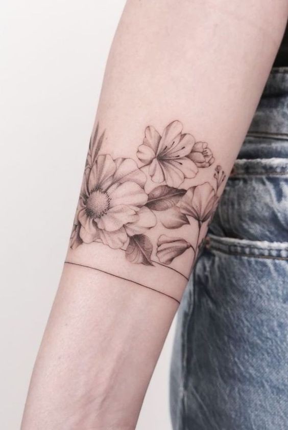 57 idées uniques de tatouage d'avant-bras pour les femmes 47