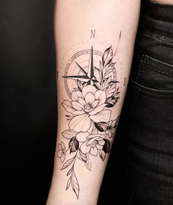 57 idées uniques de tatouage d'avant-bras pour les femmes 53