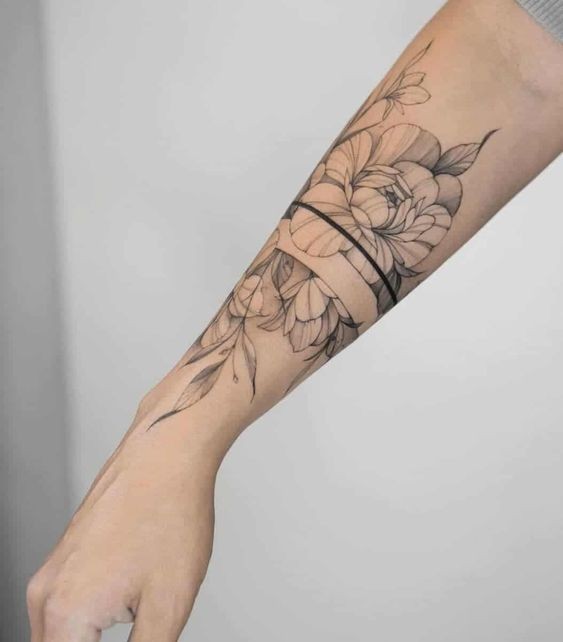 57 idées uniques de tatouage d'avant-bras pour les femmes 24