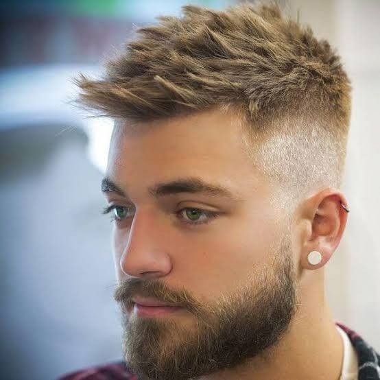 Les 10 plus belles coupes courtes pour homme blond 10