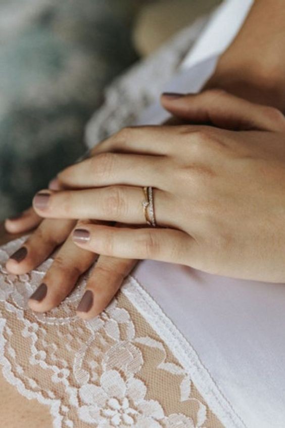Les 60 plus belles idées de manucure de mariée vues sur Pinterest 13