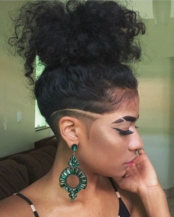 Les 70 coiffures Undercut pour femmes les plus cool à essayer en 2023 50