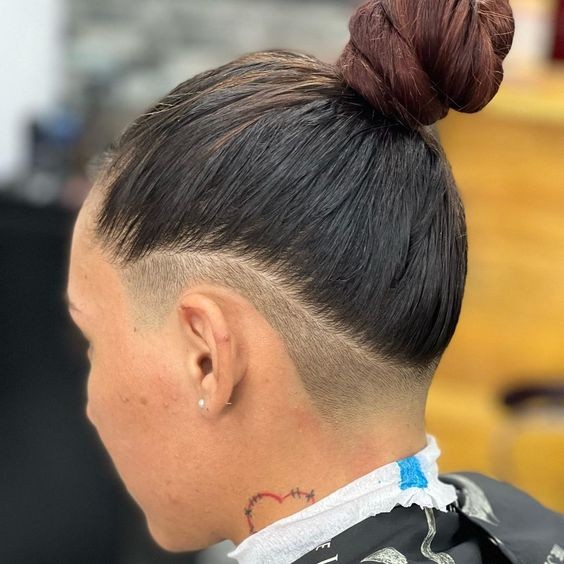 Les 70 coiffures Undercut pour femmes les plus cool à essayer en 2023 10