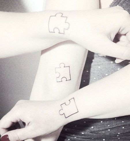 Tatouage Minimaliste Famille : Les 18 Significations 12