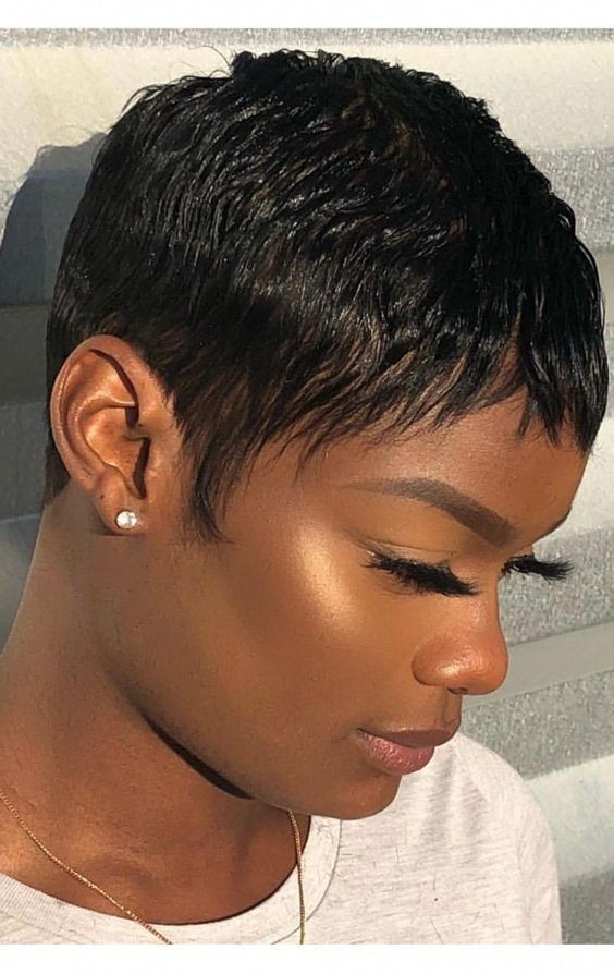 Les 23 plus belles coupes courtes pour femme noire 14