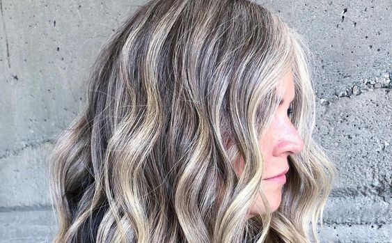 Gray Hair Balayage: The 17 Most Beautiful Models! 8 Gray Hair Balayage: The 17 Most Beautiful Models! 8