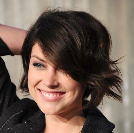 Unstructured Tapered Bob: The 24 Most Beautiful Models 8 Unstructured Tapered Bob: The 24 Most Beautiful Models 8