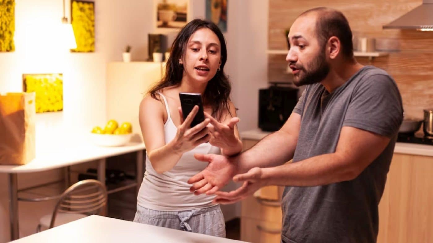 Une femme qui trompe telle