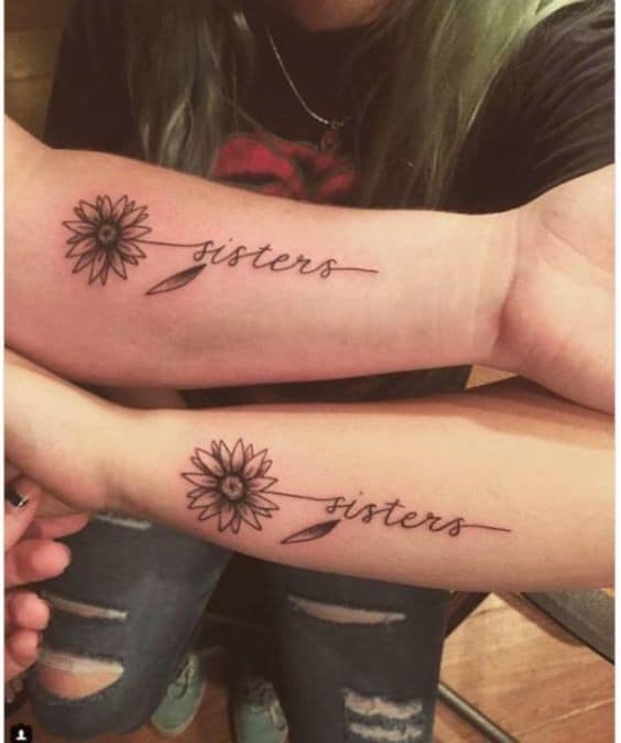 25 tatouages ?fleurs meilleure amie pour créer des liens 15