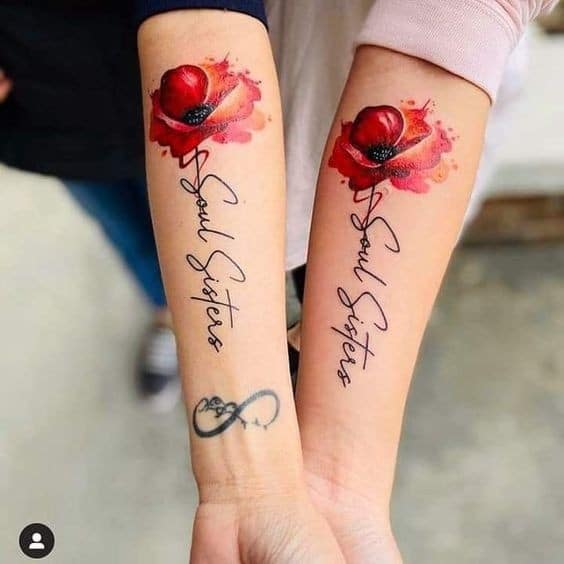25 tatouages ?fleurs meilleure amie pour créer des liens 6