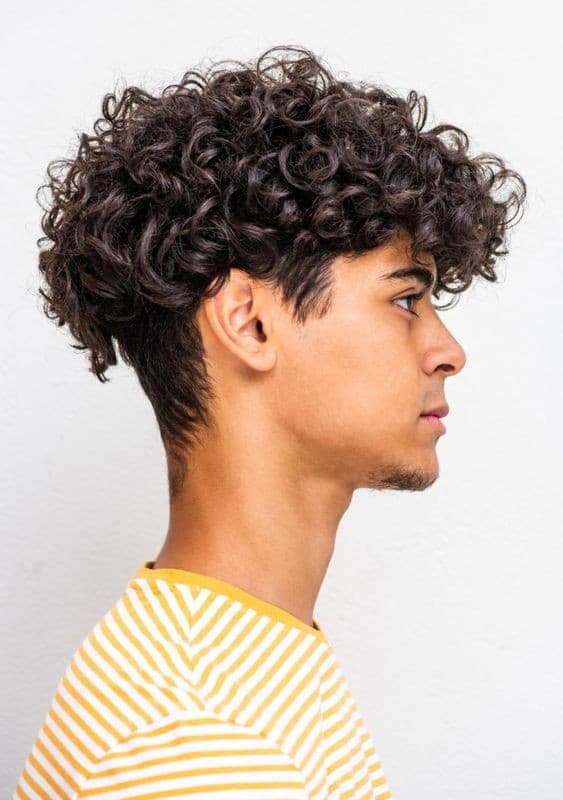Curly Hair Homme : 31 Top Idées Tendances en 2023 32