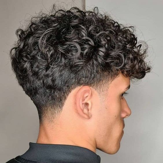Curly Hair Homme : 31 Top Idées Tendances en 2023 21