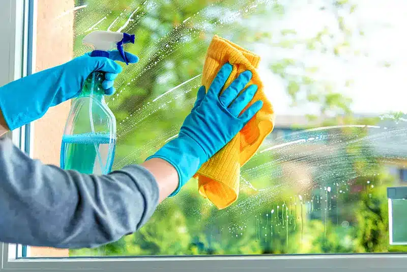 Le guide ultime pour nettoyer les fenêtres extérieures inaccessibles sans effort 7
