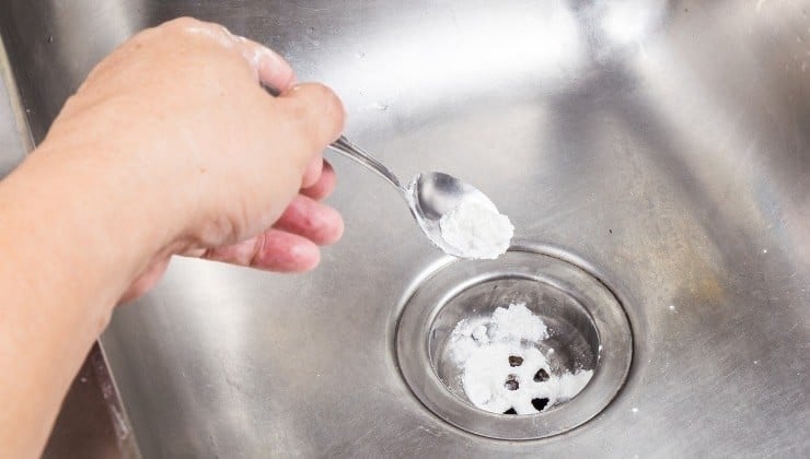 Un moyen simple et naturel de nettoyer l'évier bouché : vous réussissez si vous le faites 2