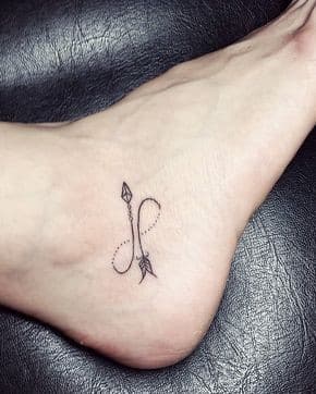 21 petits tatouages minimalistes avec de grandes significations 5